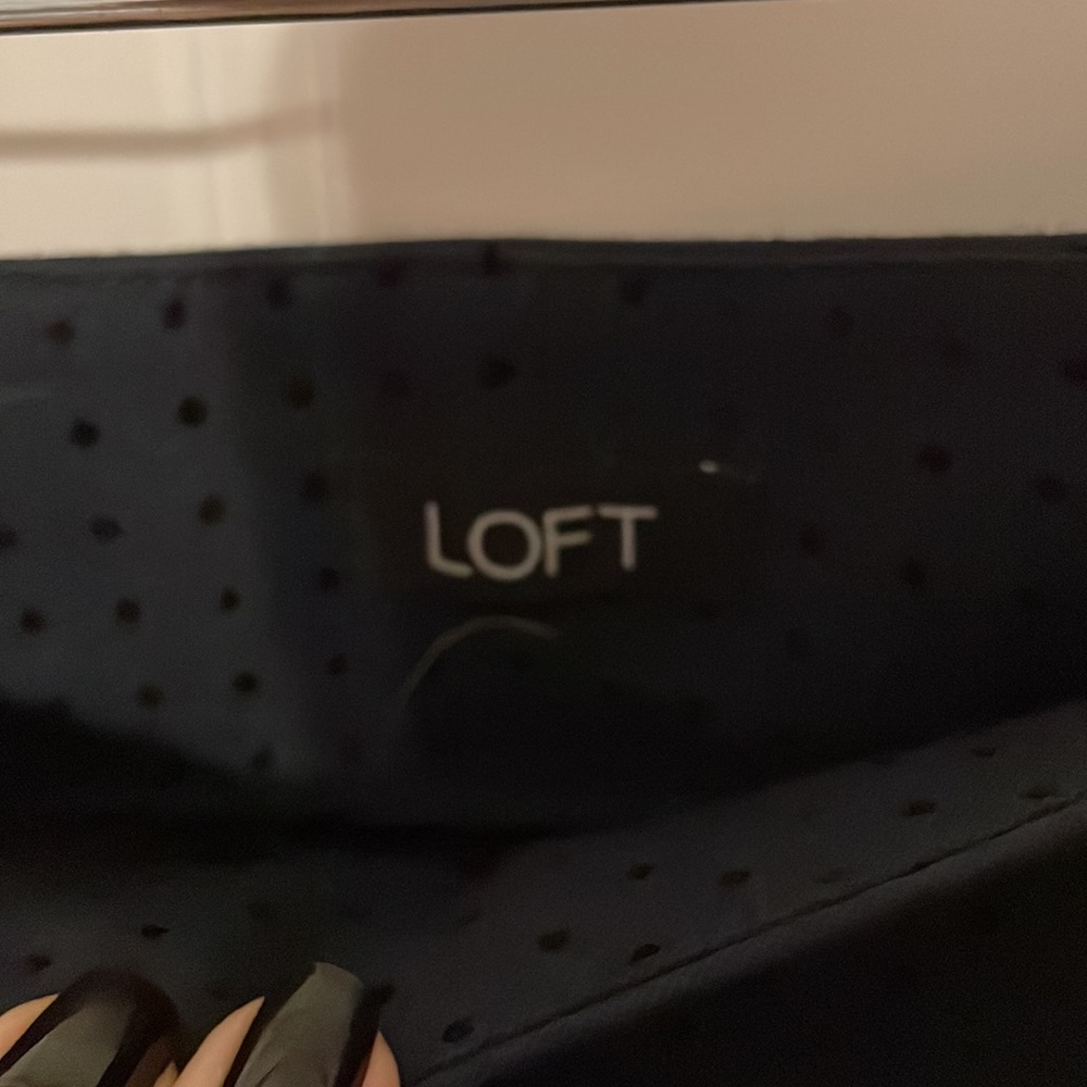 Loft‎ navy ankle pants with black dots size 6 - Picture 3 of 4